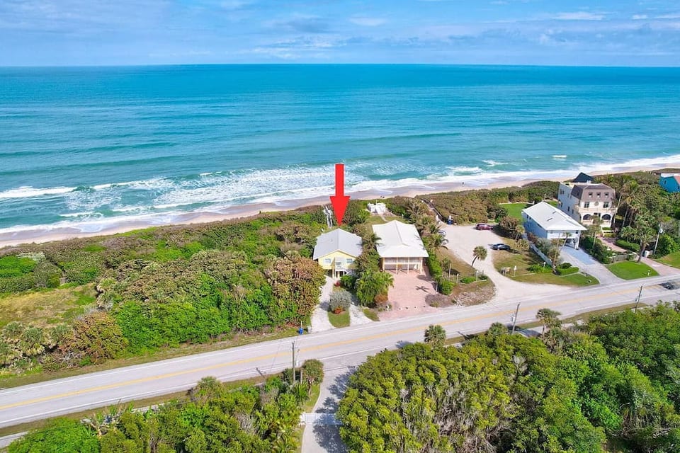 Oceanfront Beach House on island - Vero Beach