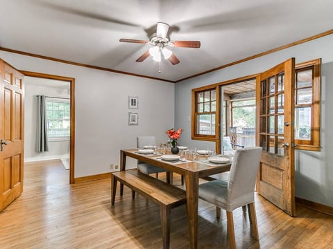 Firepit & Fun Near ISU — 4BR, Porch & Fenced Yard