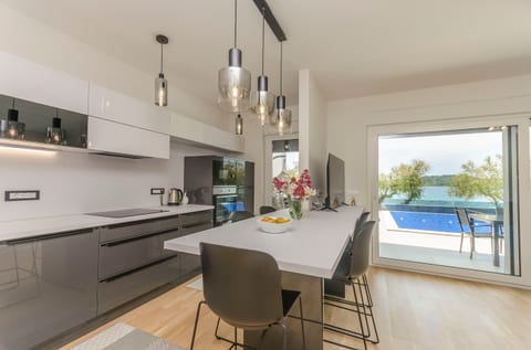Apartment Adriatic with pool - Unit 372254-13