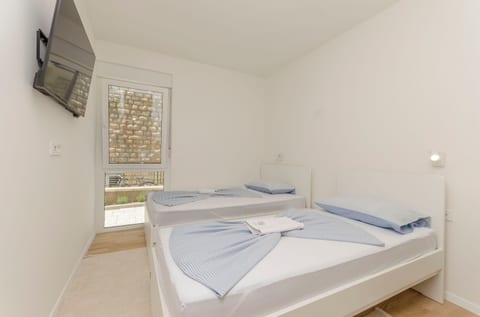 Apartment Adriatic with pool - Unit 372254-13