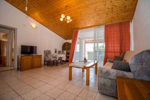Apartments Neve - Unit 375835-13