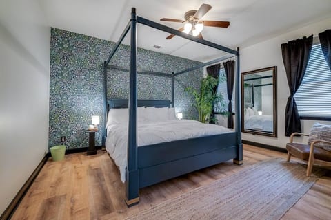 Tupelo Honey - TWO Houses - Sleeps 16