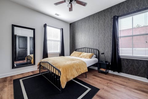Tupelo Honey - TWO Houses - Sleeps 16