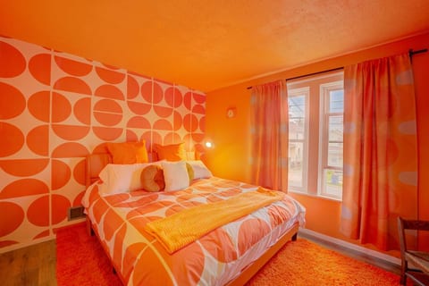 King Bed I Smart TV