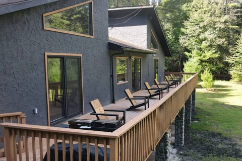 40' x 8' Deck | Blackstone Grill | 6 Adirondack Chairs