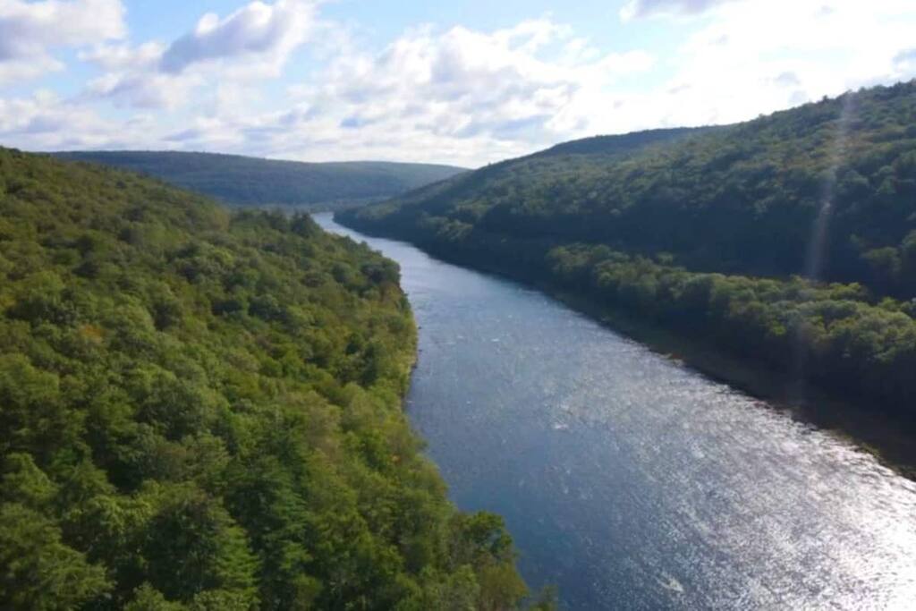 spacious-home-on-5-acres-2-hrs-to-nyc/