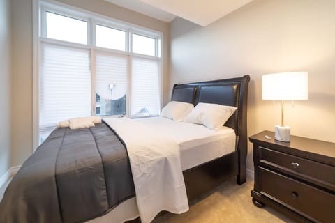 Bedroom with Queen bed