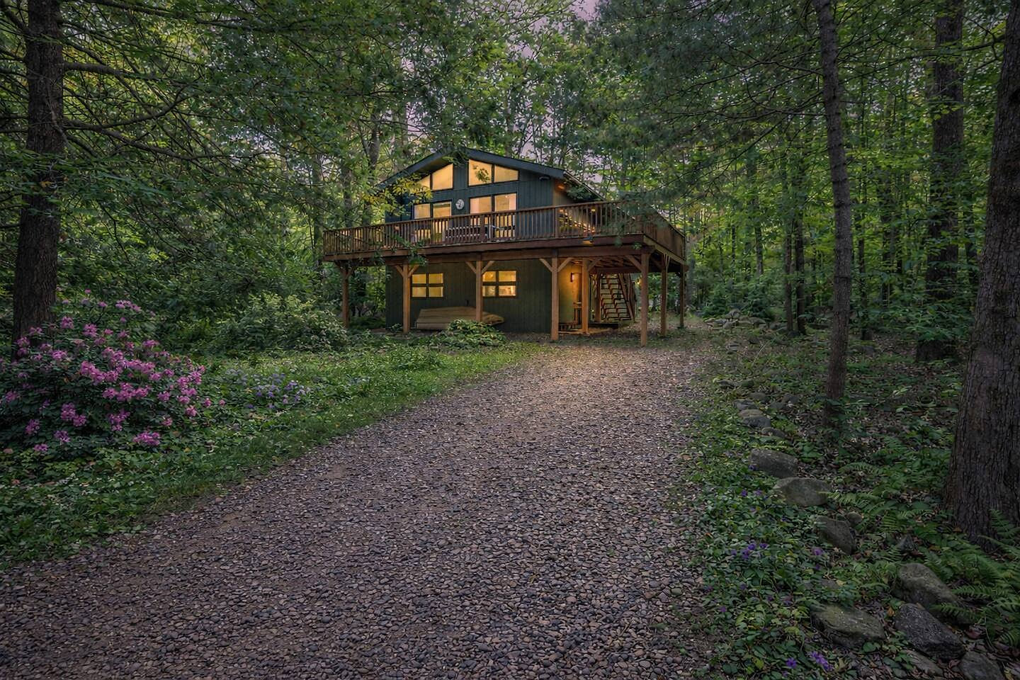 Pocono Win✴Game Room+Hot Tub✴Lake Naomi GOLDEN OWL - Photo 2