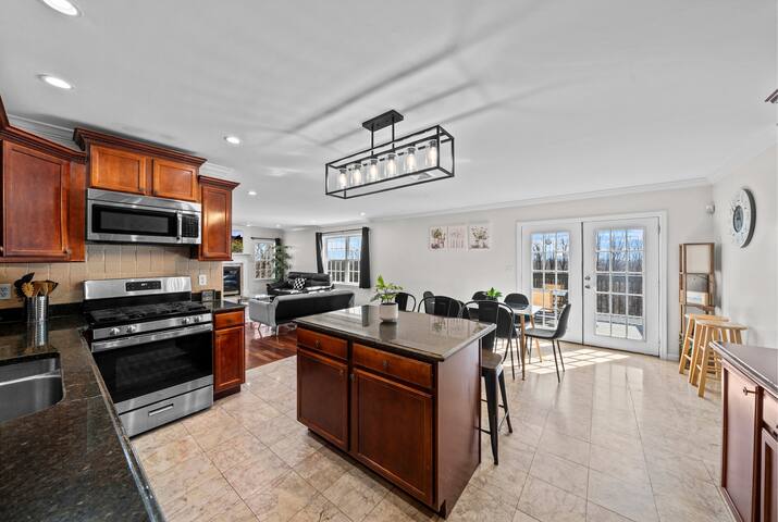 spacious-6br-villa-serene-scenic-mountain-escape/