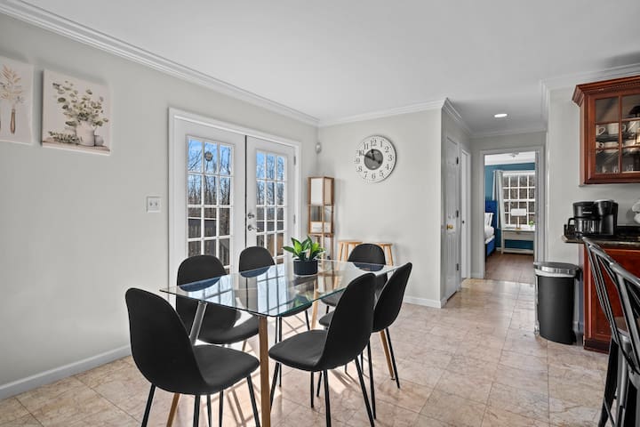 spacious-6br-villa-serene-scenic-mountain-escape/