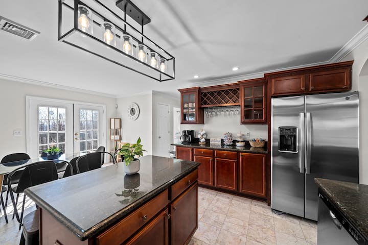 spacious-6br-villa-serene-scenic-mountain-escape/