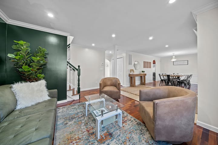 spacious-6br-villa-serene-scenic-mountain-escape/