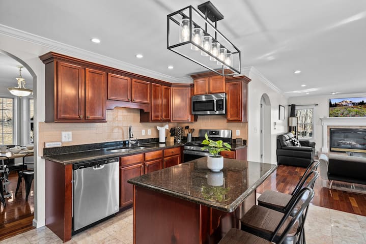 spacious-6br-villa-serene-scenic-mountain-escape/