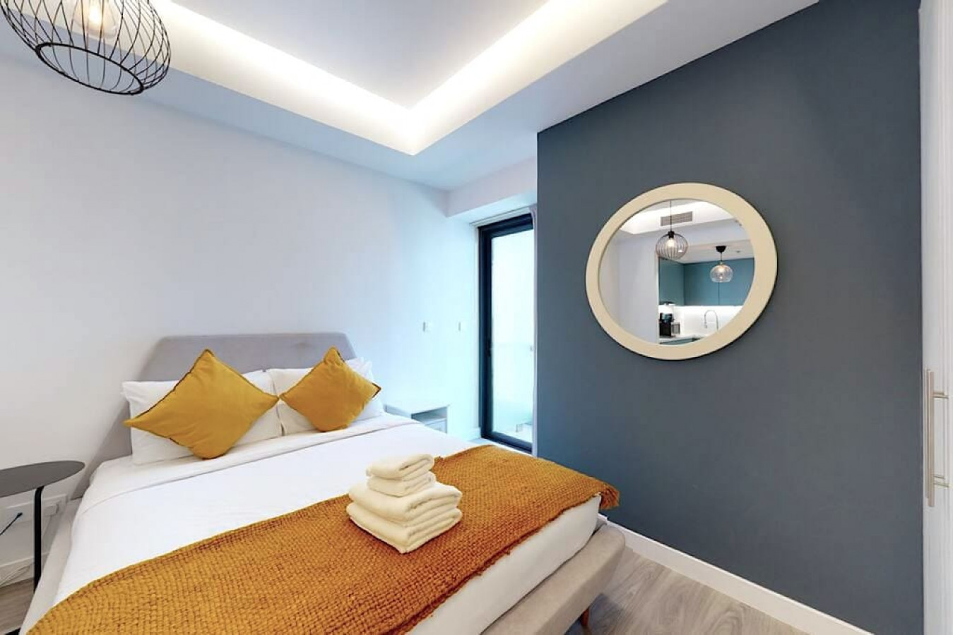 cozy-and-fabulous-studio-jlt/