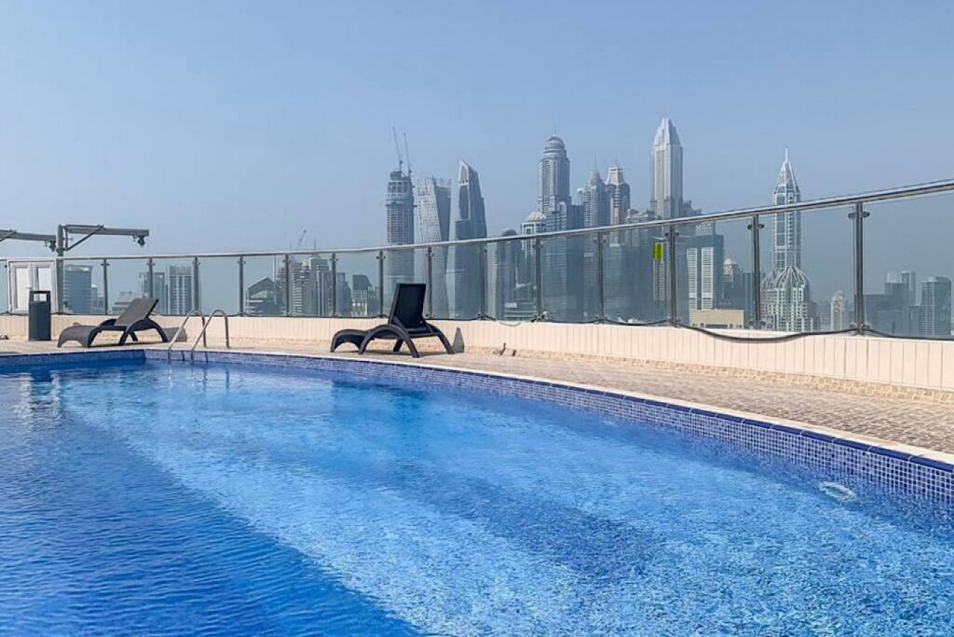 trendy-and-large-studio-jlt/