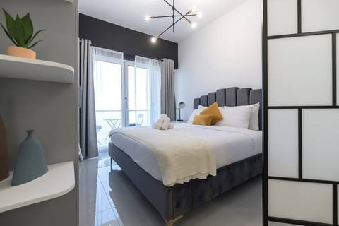 Classy & Bright - Studio - JLT