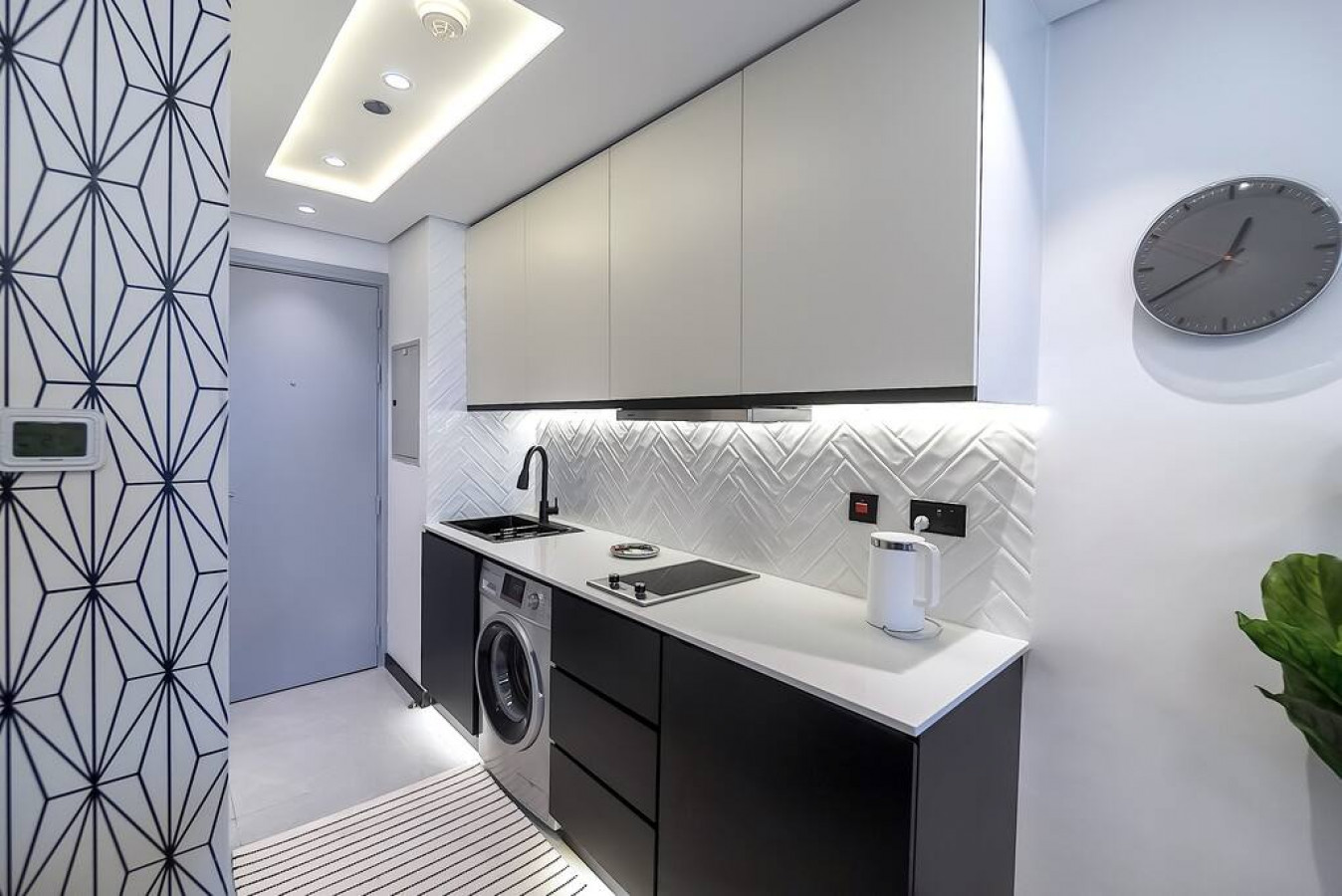 classy-and-bright-studio-jlt/