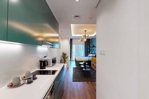 Shiny & Fresh - Studio - JLT