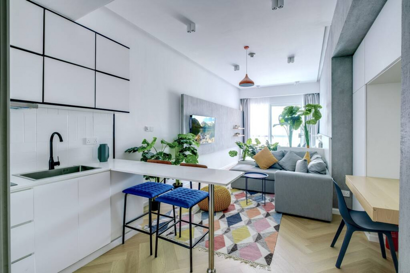 bright-and-cozy-studio-jlt/