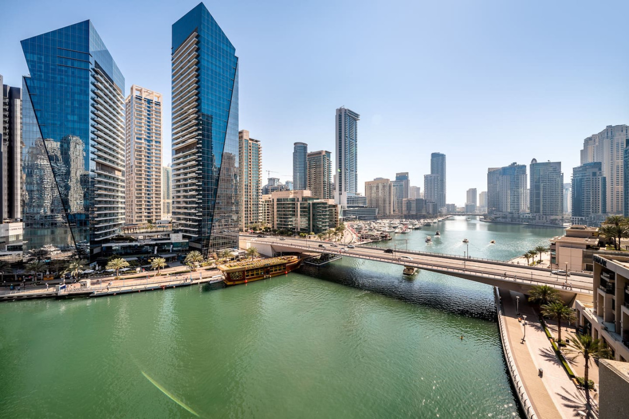 Luxury Living 3BR Marina View - Tecom - Dubai - United Arab Emirates