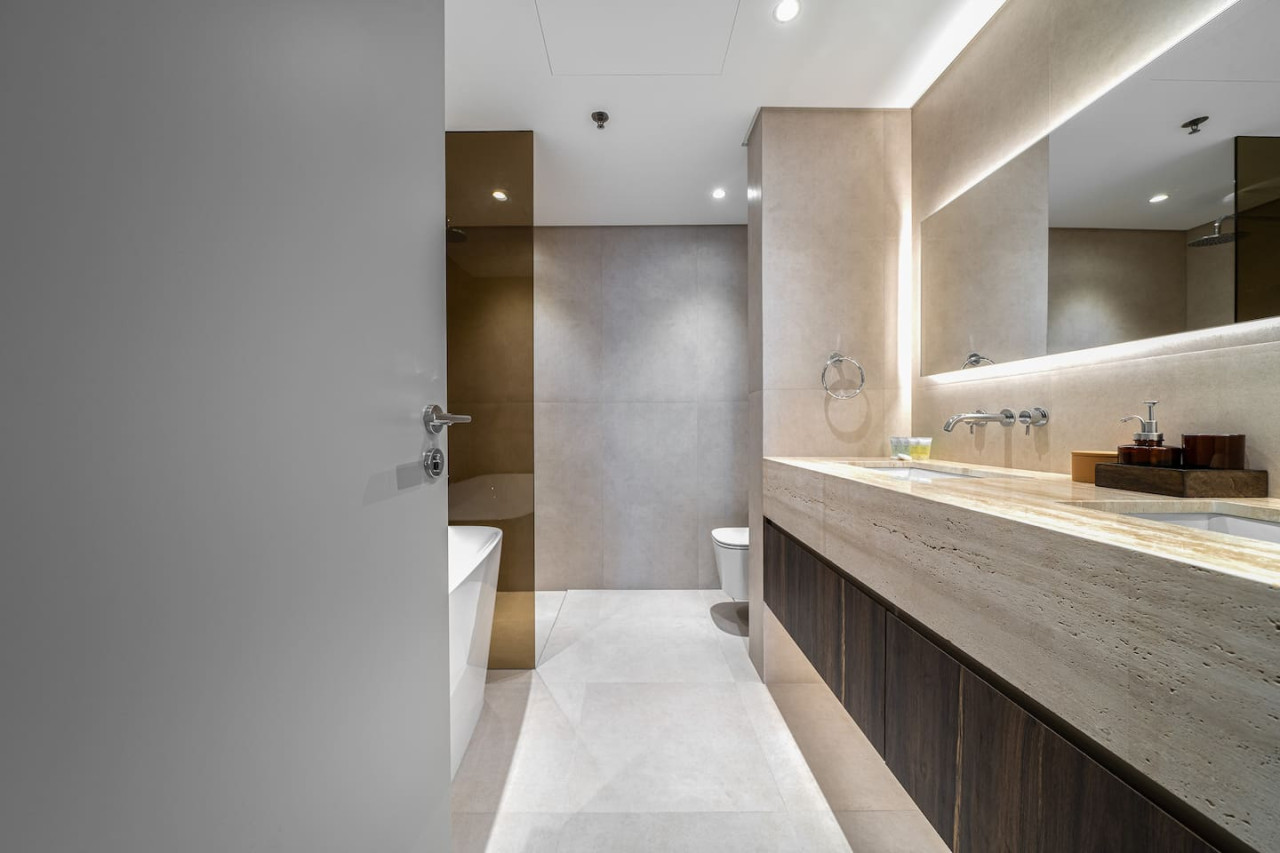 Luxury Living 3BR Marina View - Tecom - Dubai - United Arab Emirates