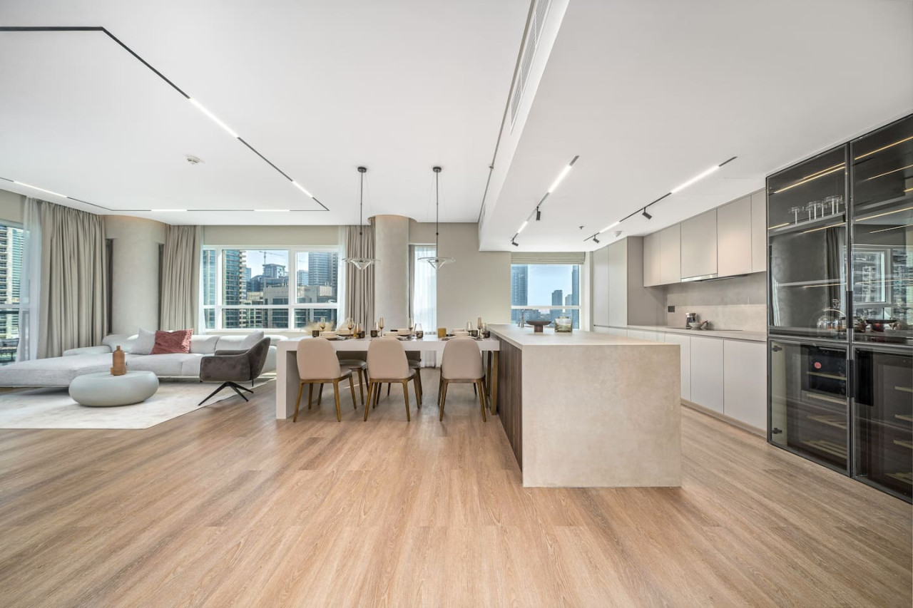 Luxury Living 3BR Marina View - Tecom - Dubai - United Arab Emirates