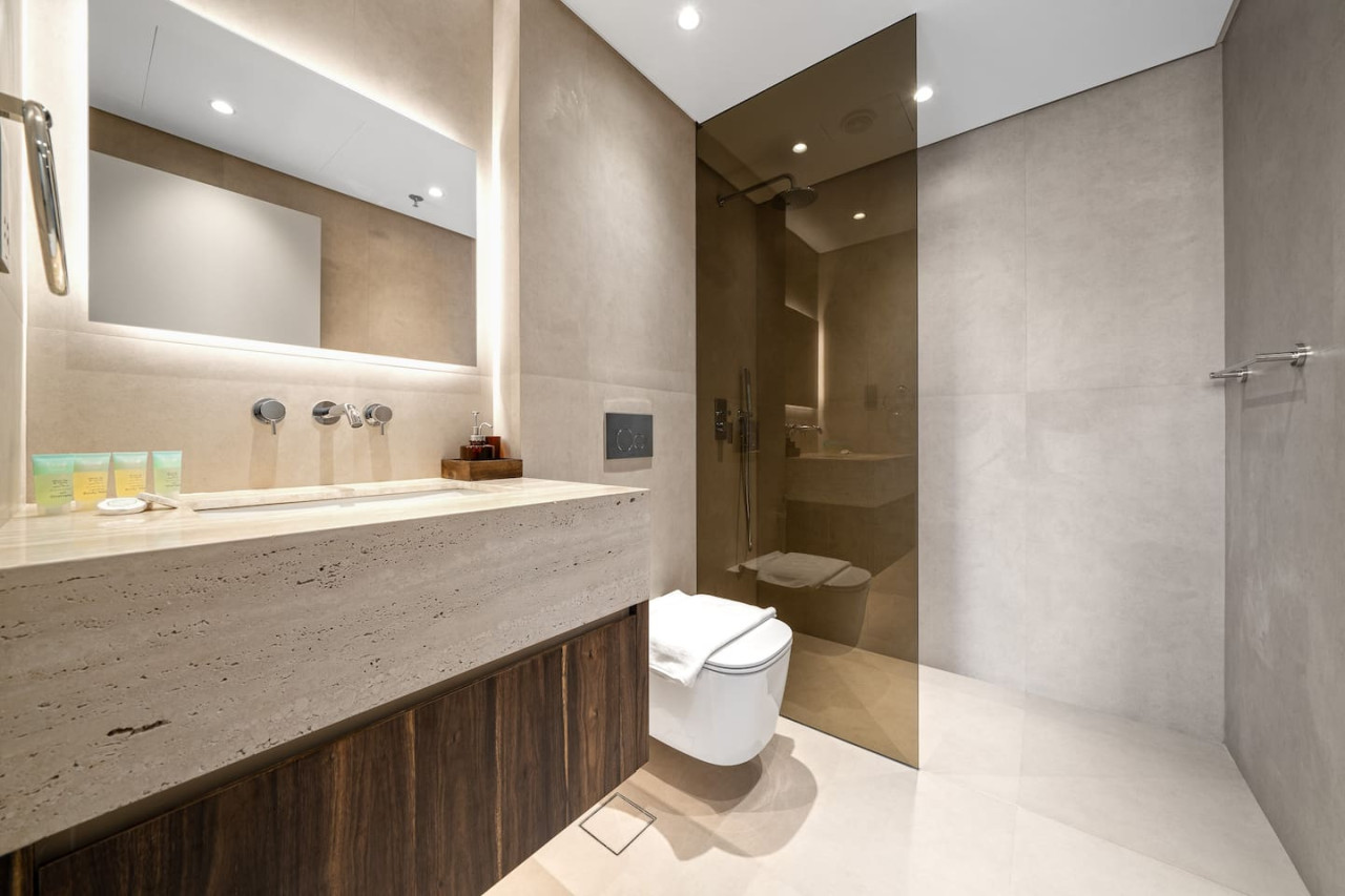 Luxury Living 3BR Marina View - Tecom - Dubai - United Arab Emirates