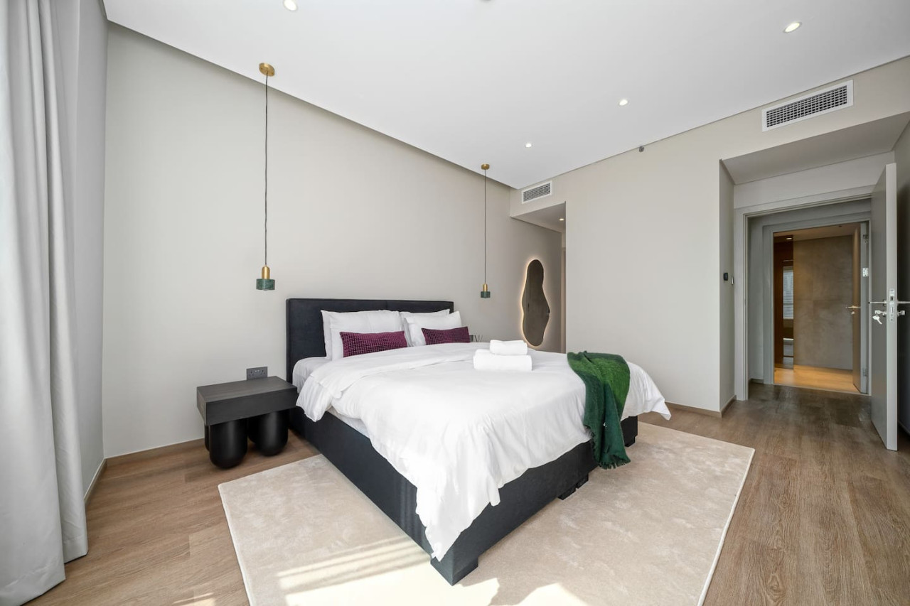 Luxury Living 3BR Marina View - Tecom - Dubai - United Arab Emirates