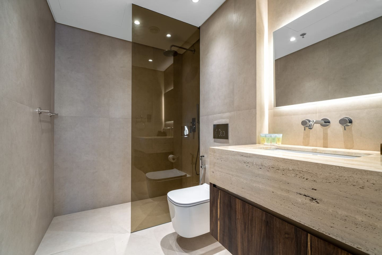 Luxury Living 3BR Marina View - Tecom - Dubai - United Arab Emirates