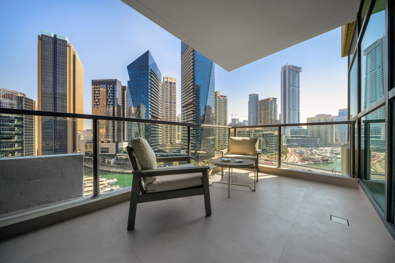 Luxury Living 3BR Marina View - Tecom - Dubai - United Arab Emirates