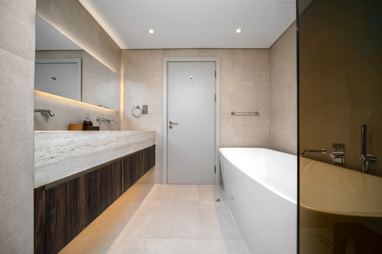 Luxury Living 3BR Marina View - Tecom - Dubai - United Arab Emirates