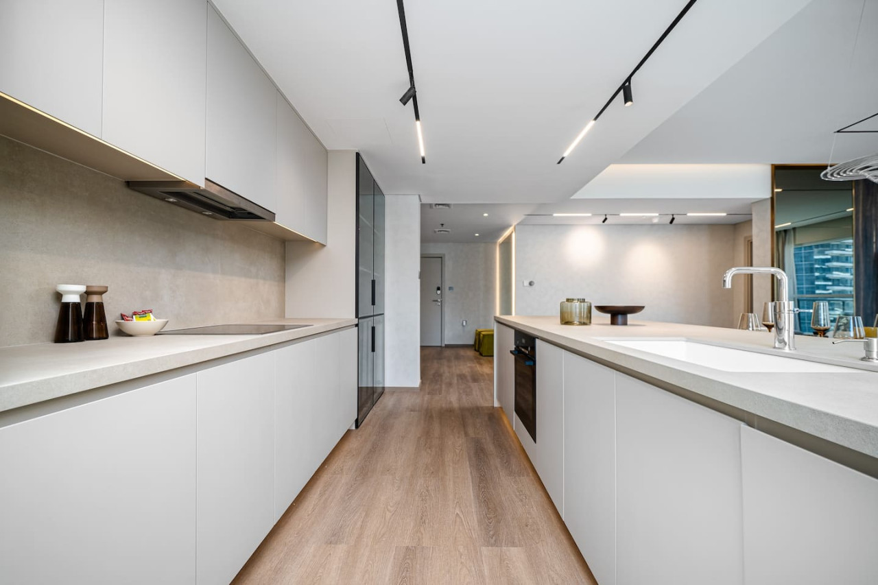 Luxury Living 3BR Marina View - Tecom - Dubai - United Arab Emirates