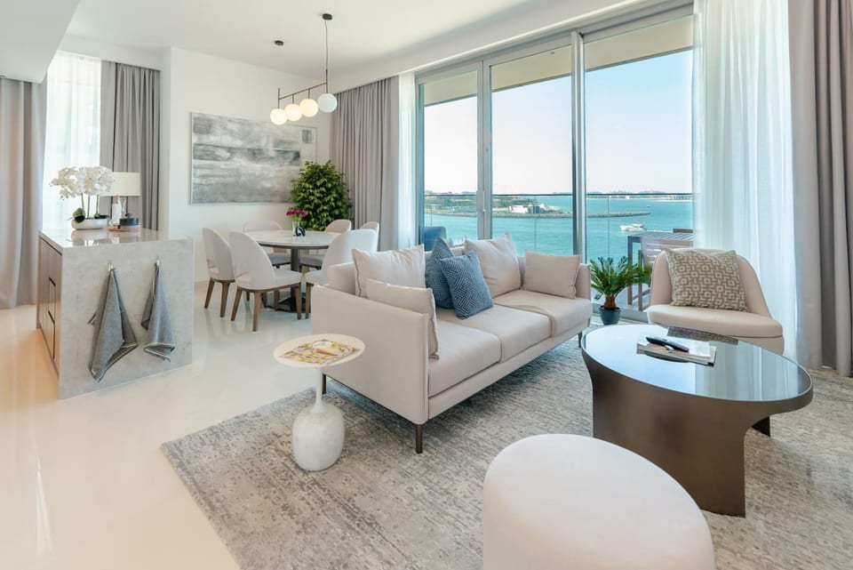 Palm View & Private Beach Access - 2BR - Dubai