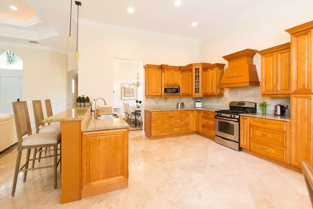 Kitschen with highchairs and counters Kitschen with highchairs and counters - Luxurious Close to Beach Little Palace - Pompano Beach
