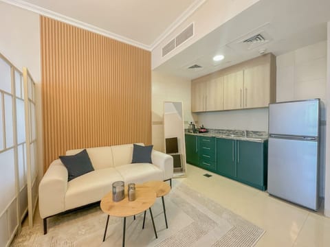 Chic and Cozy - Studio - JLT
