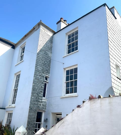 Elegant Georgian House • Sleeps 6 • Dog-Friendly