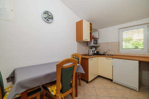 Apartments Paradise - Unit 371405-13