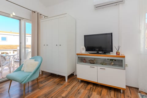 Apartment Nikolic - Unit 375787-13