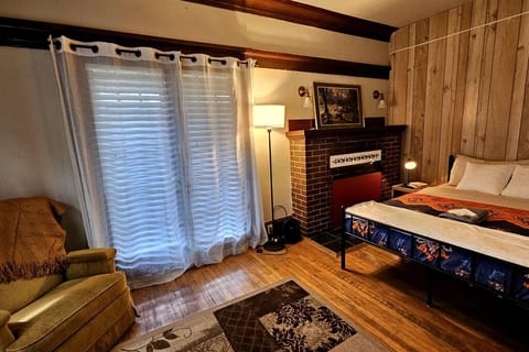 The Fireplace Room in The University District