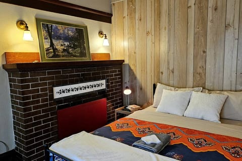 The Fireplace Room in The University District