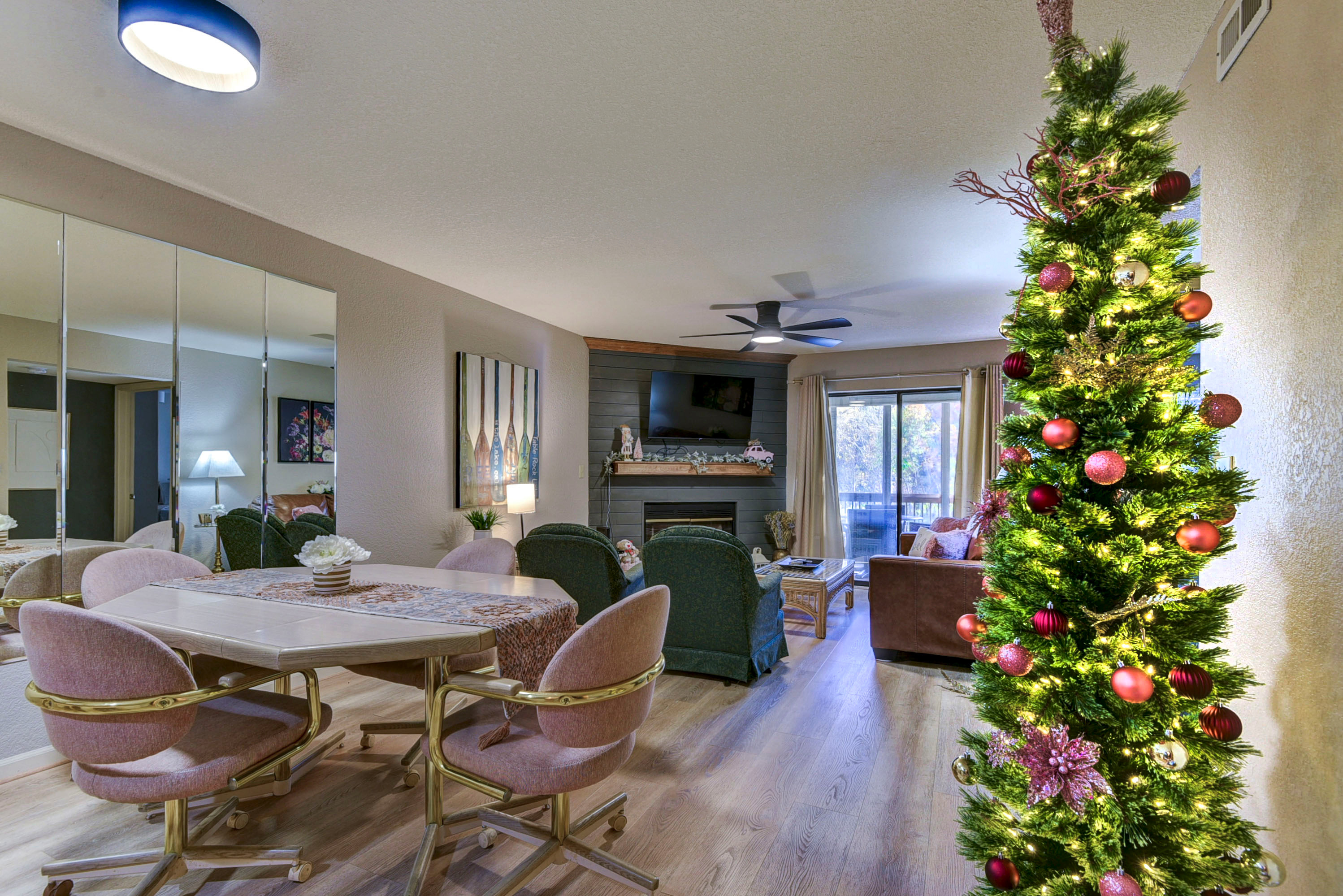 Lakefront - Pointe Royale - Walk-In Unit