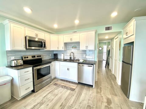 Beautiful Direct Oceanfront 3rd Floor End Unit