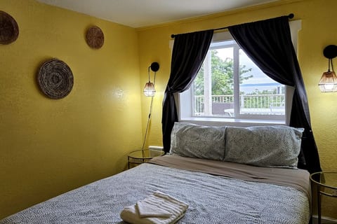 The Maya Room- 5 min to Seattle Center