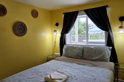 The Maya Room- 5 min to Seattle Center