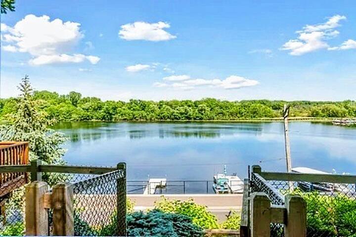 Koselig Cottage on Medicine Lake - Minneapolis