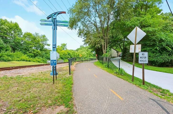 Koselig Cottage on Medicine Lake - Minneapolis