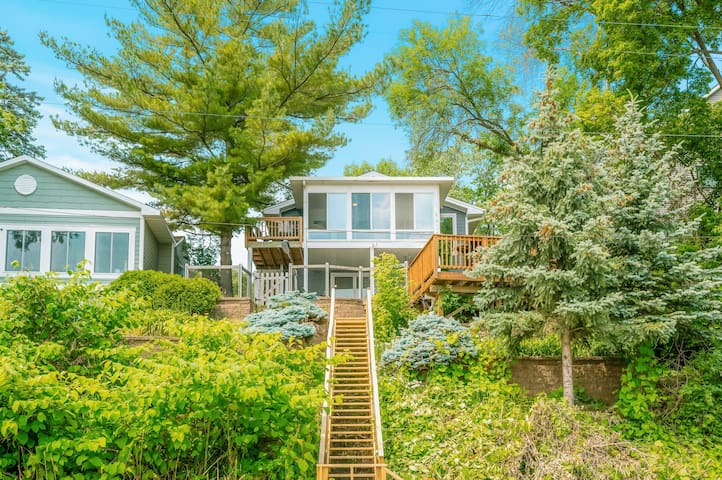 Koselig Cottage on Medicine Lake - Minneapolis
