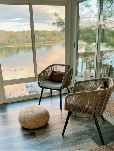 Koselig Cottage on Medicine Lake - Minneapolis