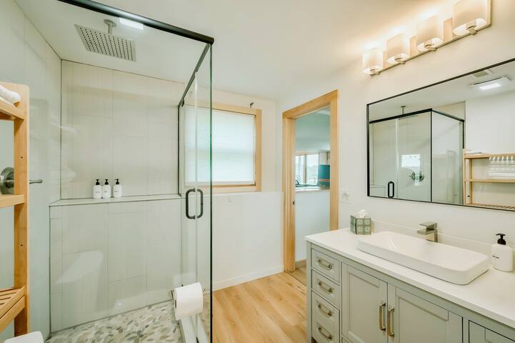 Koselig Cottage on Medicine Lake - Minneapolis