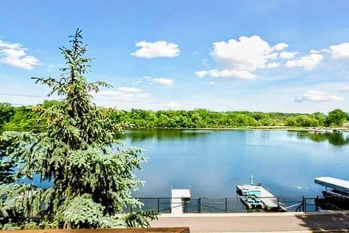 Koselig Cottage on Medicine Lake - Minneapolis